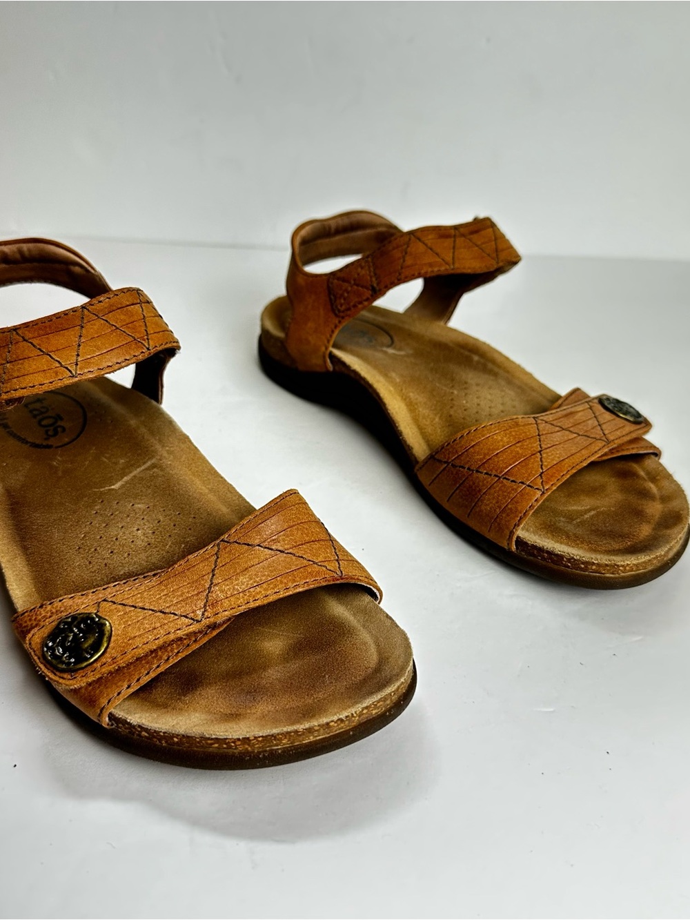 Taos Pioneer Sandals Women's Size 7 Shoes Adjustable Strappy Summer Leather Tan